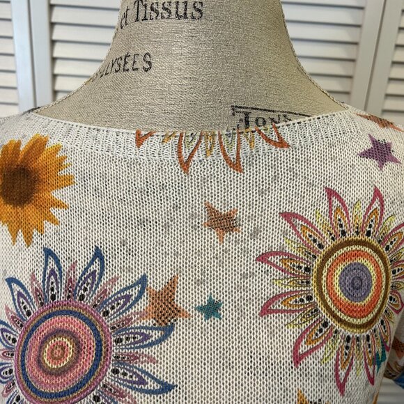 Pretty Colourful Lightweigh Sweater: Size S - Picture 9 of 12